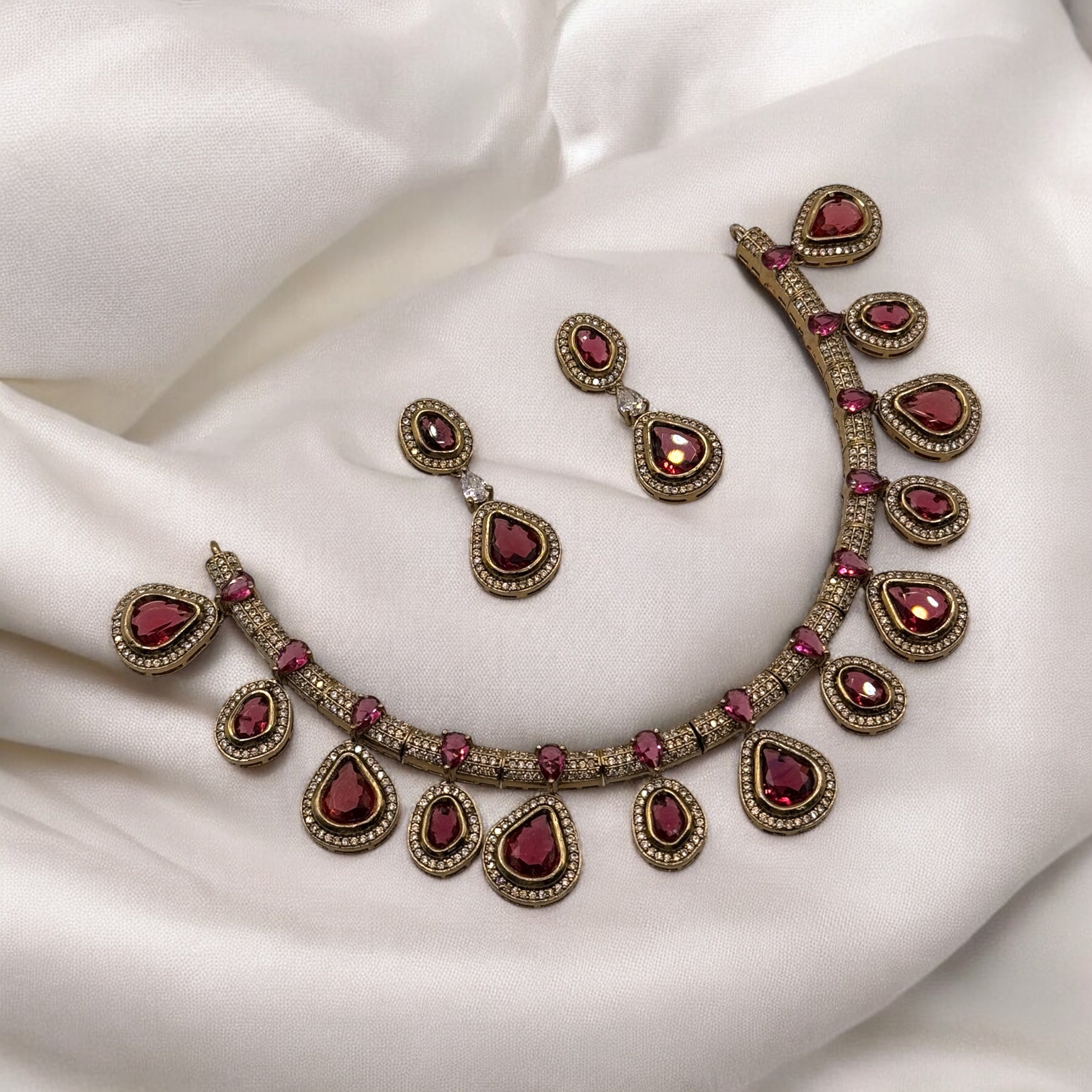 Dew Victorian Necklace