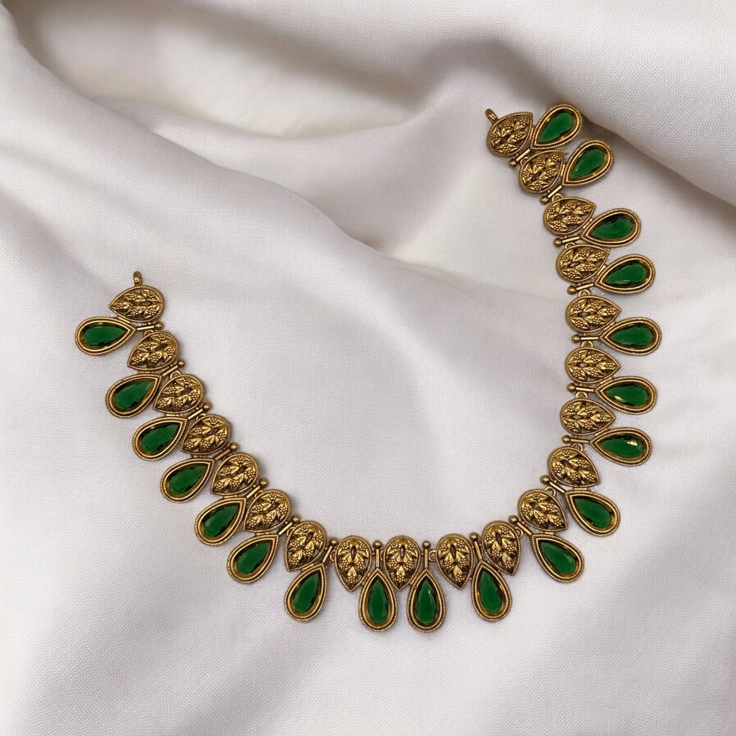 Dew Petals Necklace