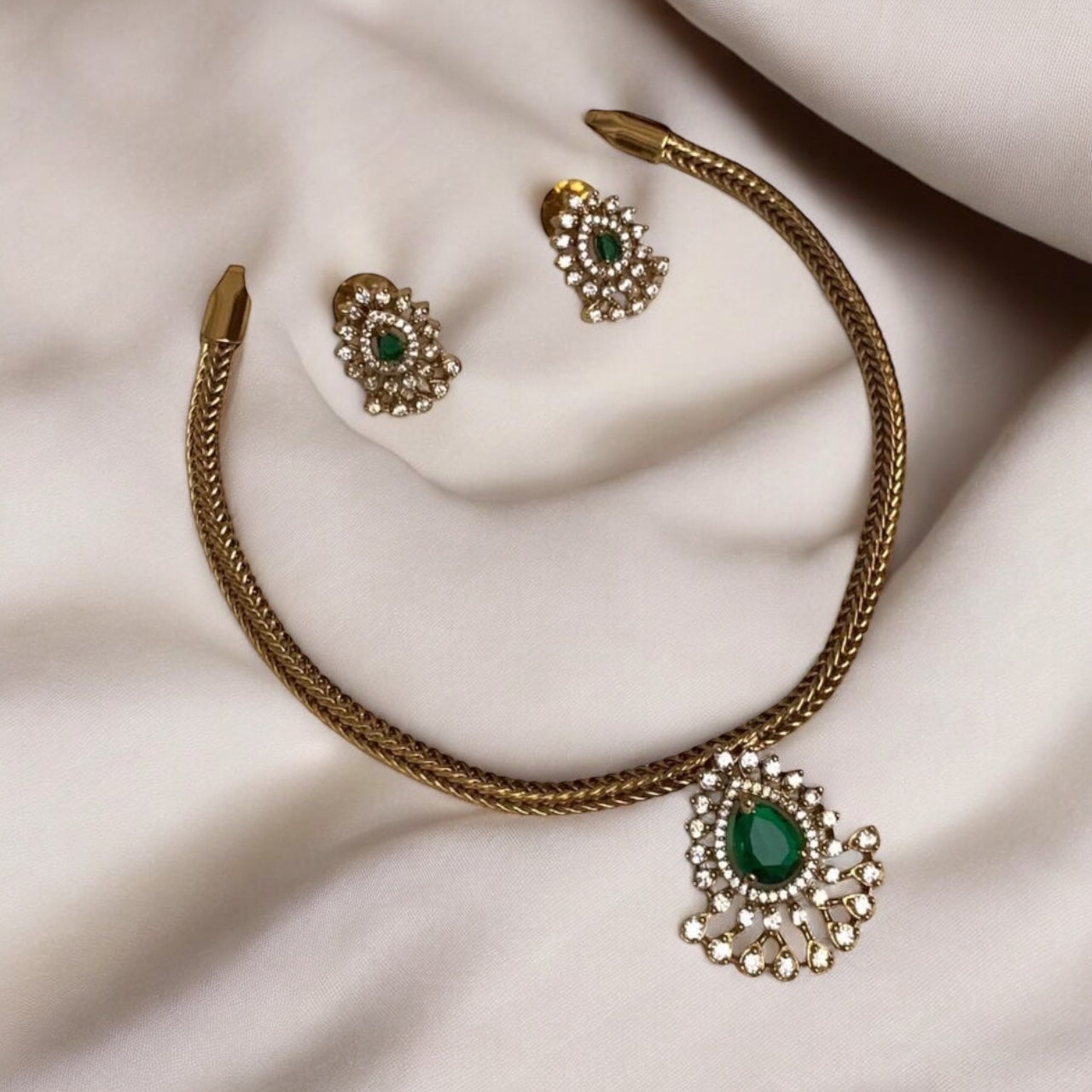 Dew AD Necklace