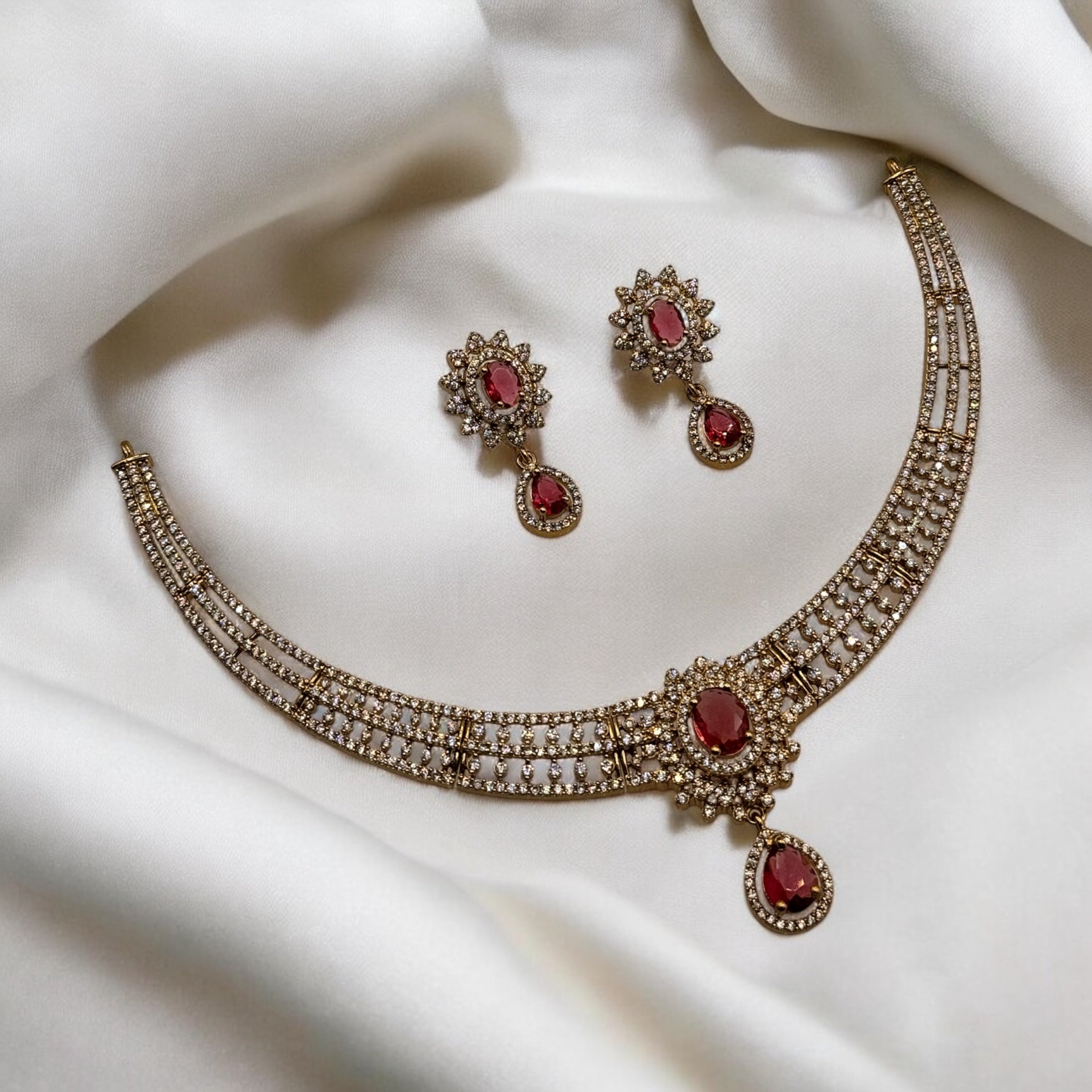 Royal Mirage Choker