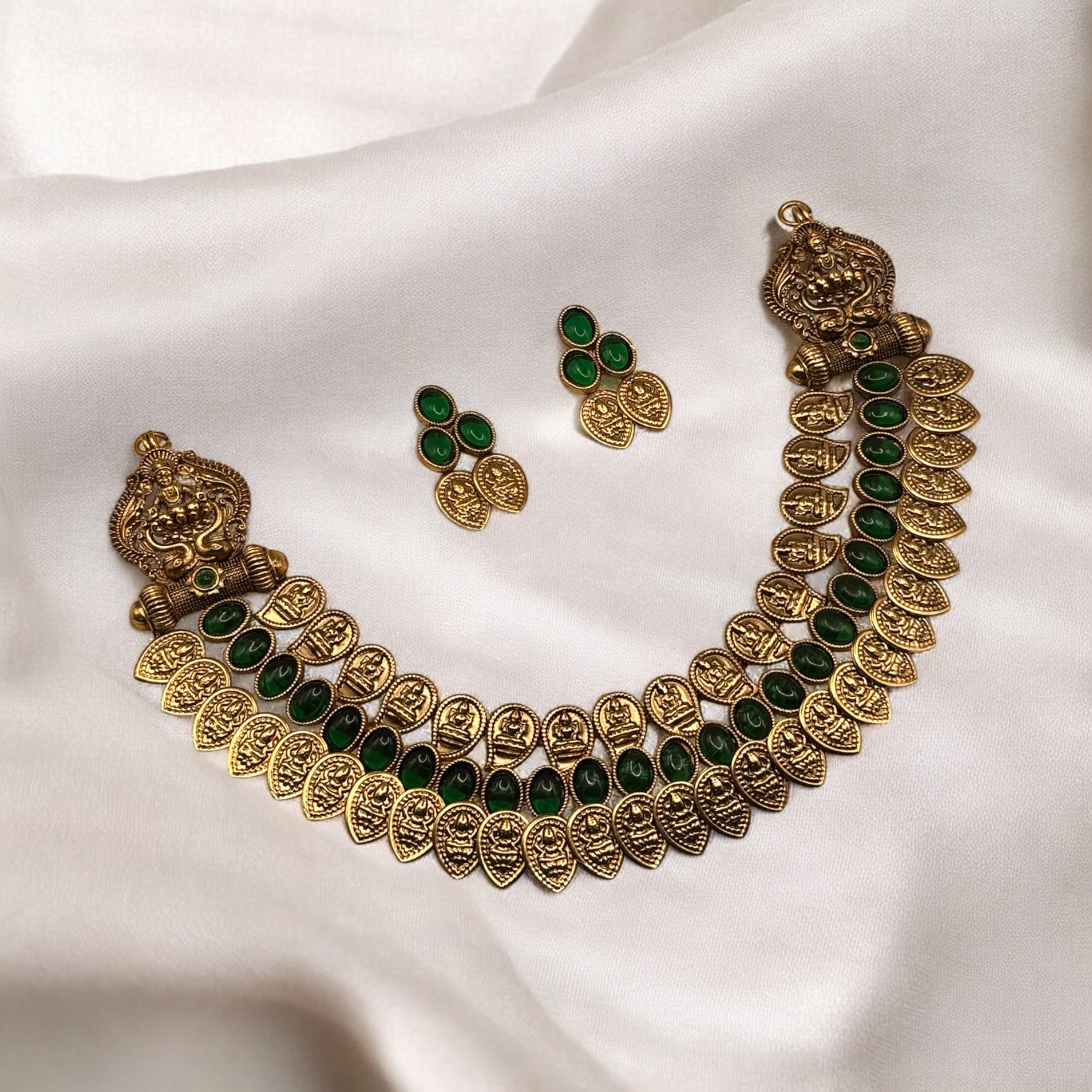 Stud Leaf Necklace