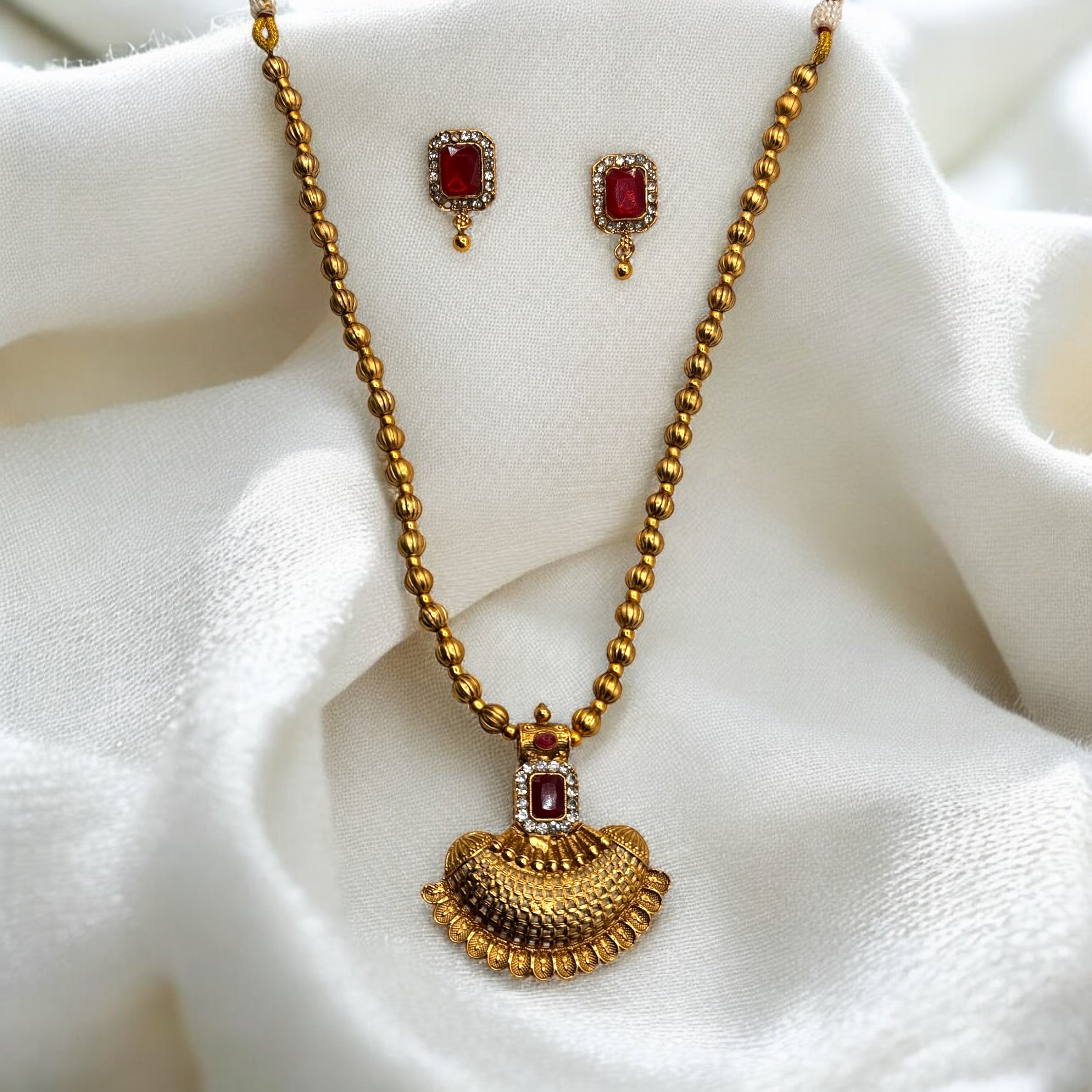 Elegant chain Necklace