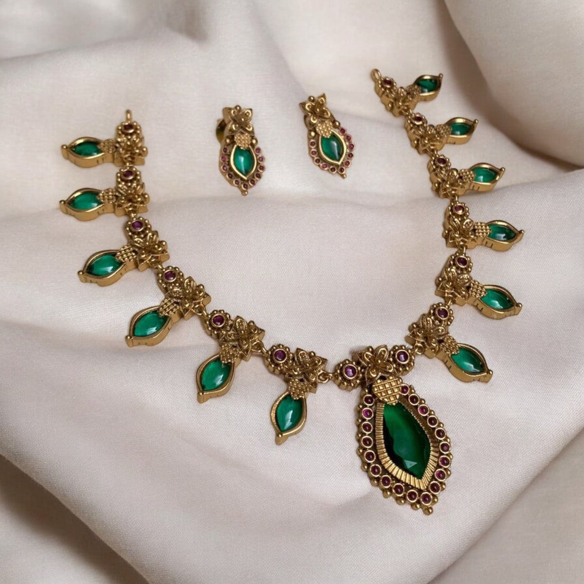 Majestic Emerald Necklace