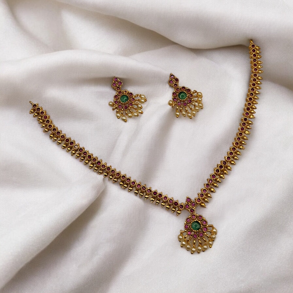 Regal Gold Necklace