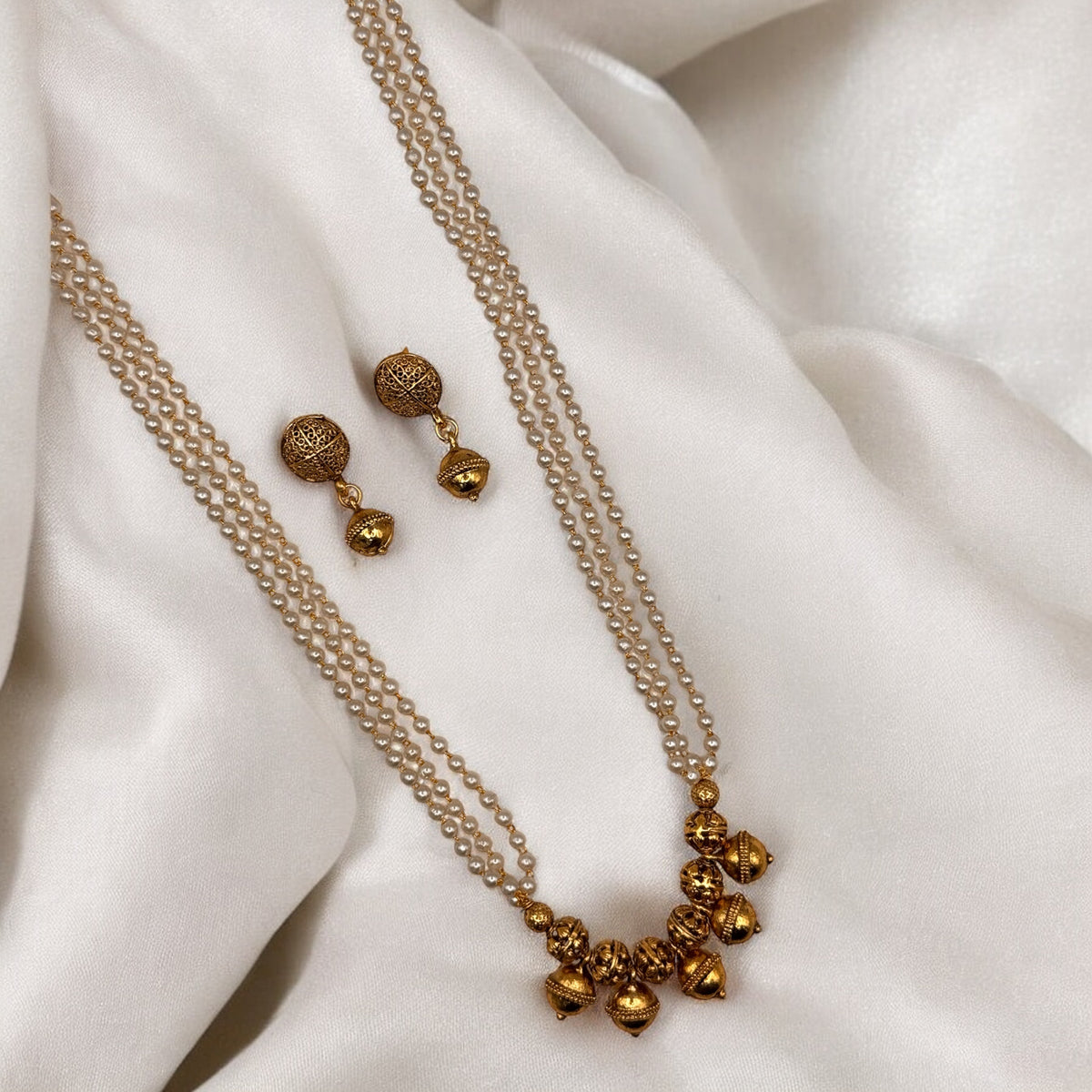 Pearl Beaded Necklace