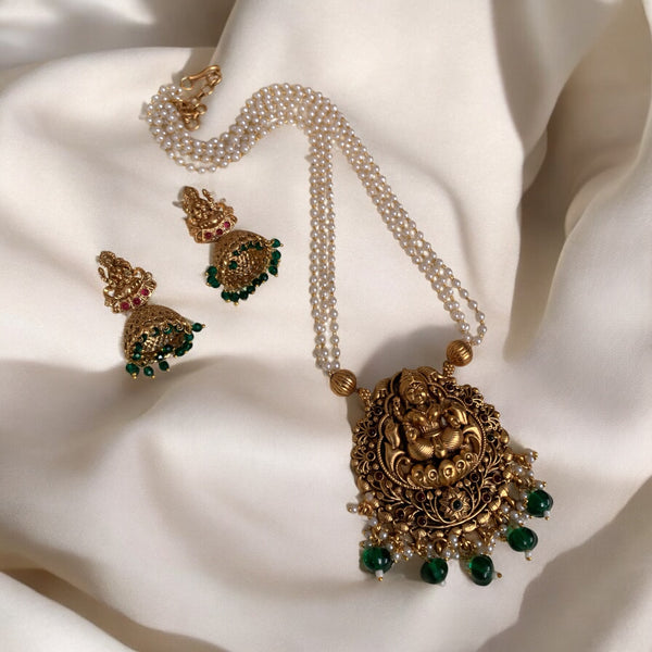 Divine Pearl Necklace