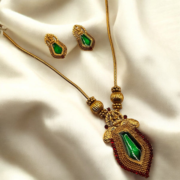 Rajshree Pendant Necklace