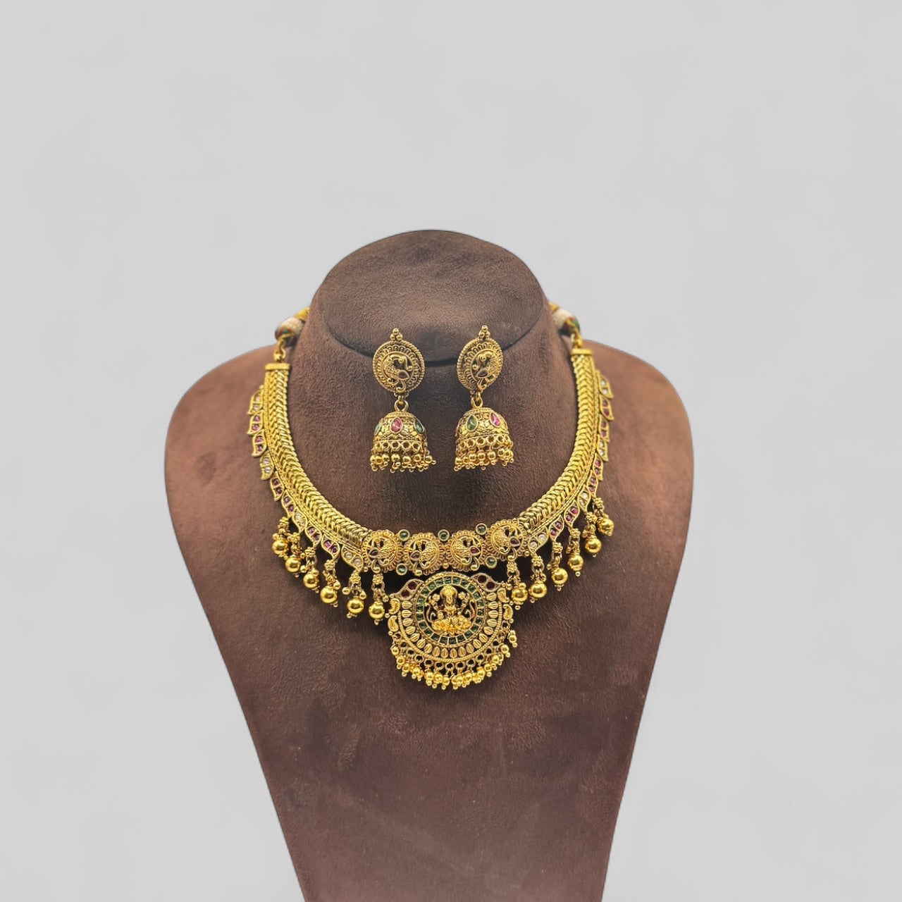 Royal Plume Necklace