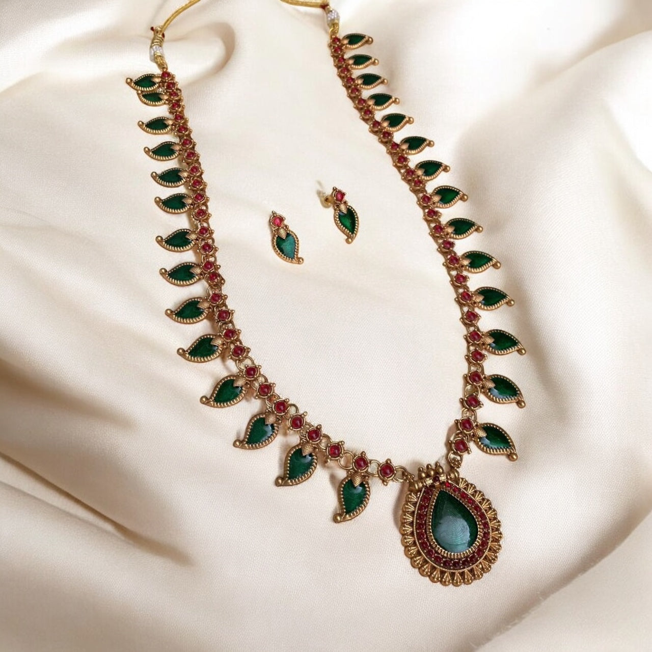 Kemp Petal Necklace