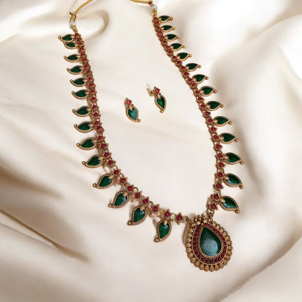 Kemp Petal Necklace