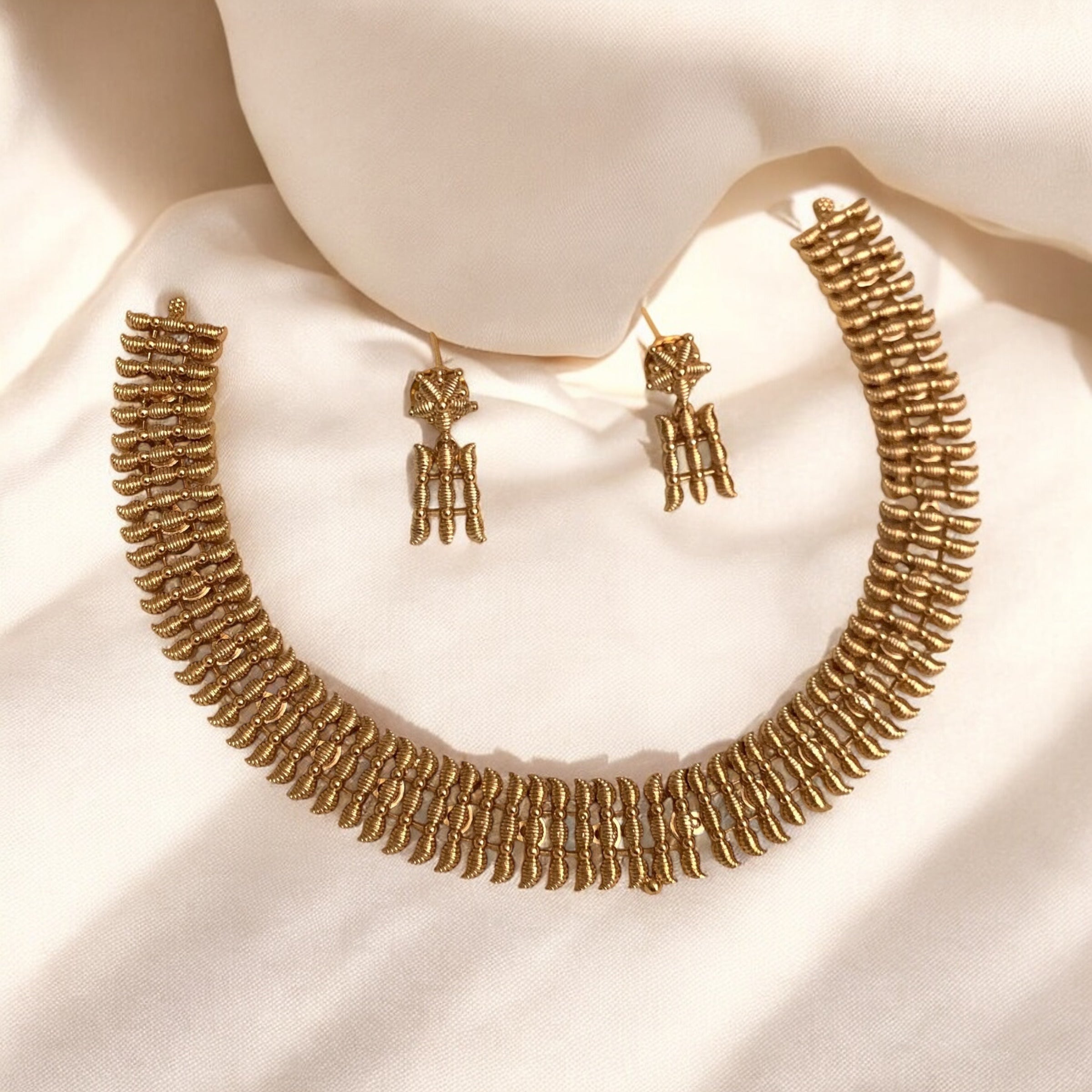 Vedhika Necklace