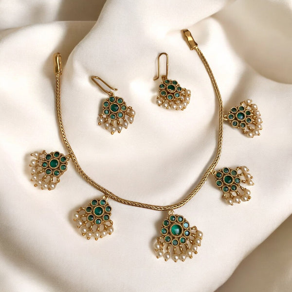 Flower Pearl Necklace