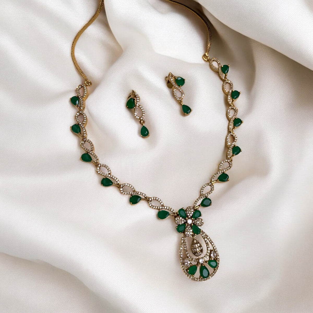 Shiny Drop Necklace
