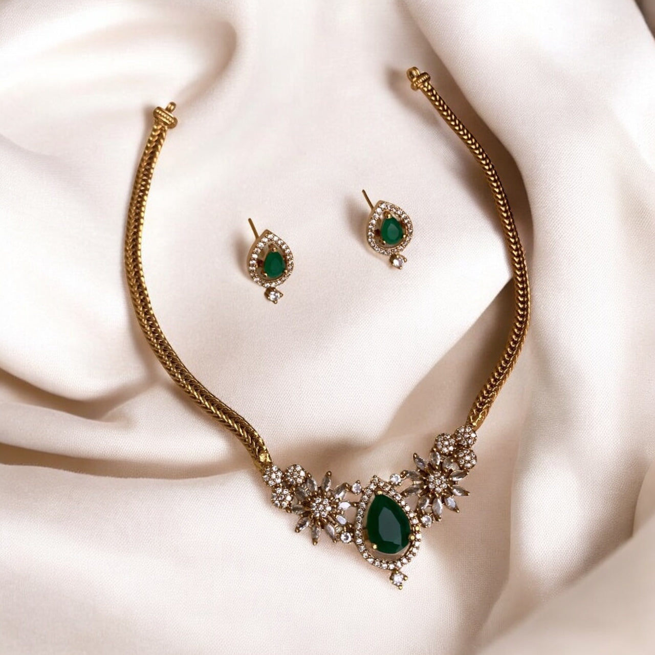 Taarini Gem Necklace