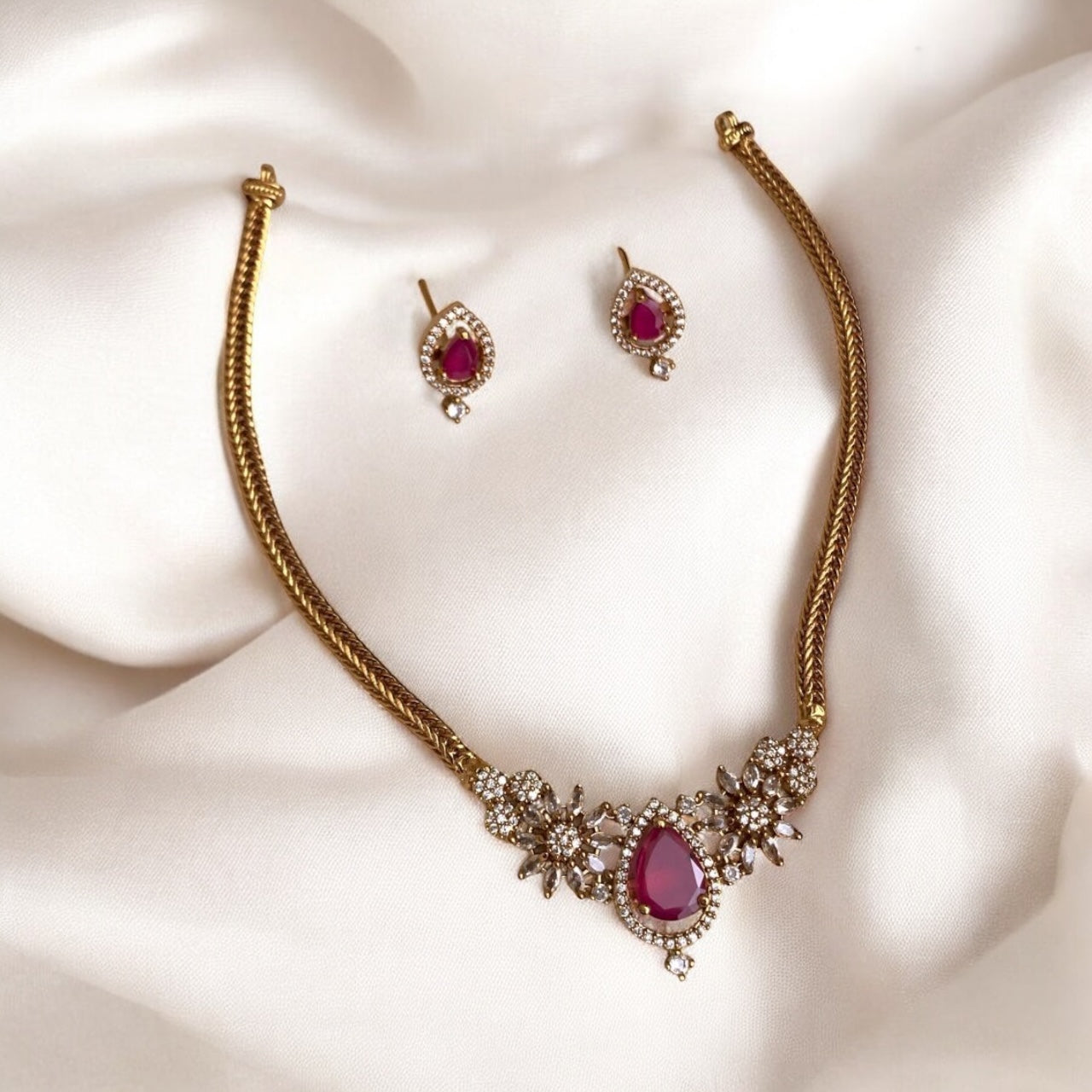 Taarini Gem Necklace