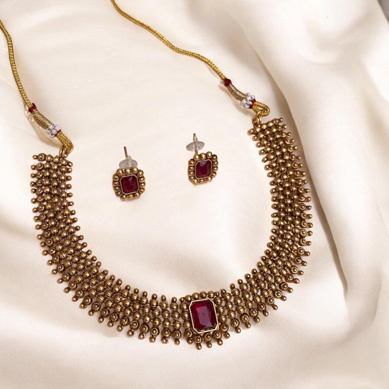 Aara Bloom Necklace