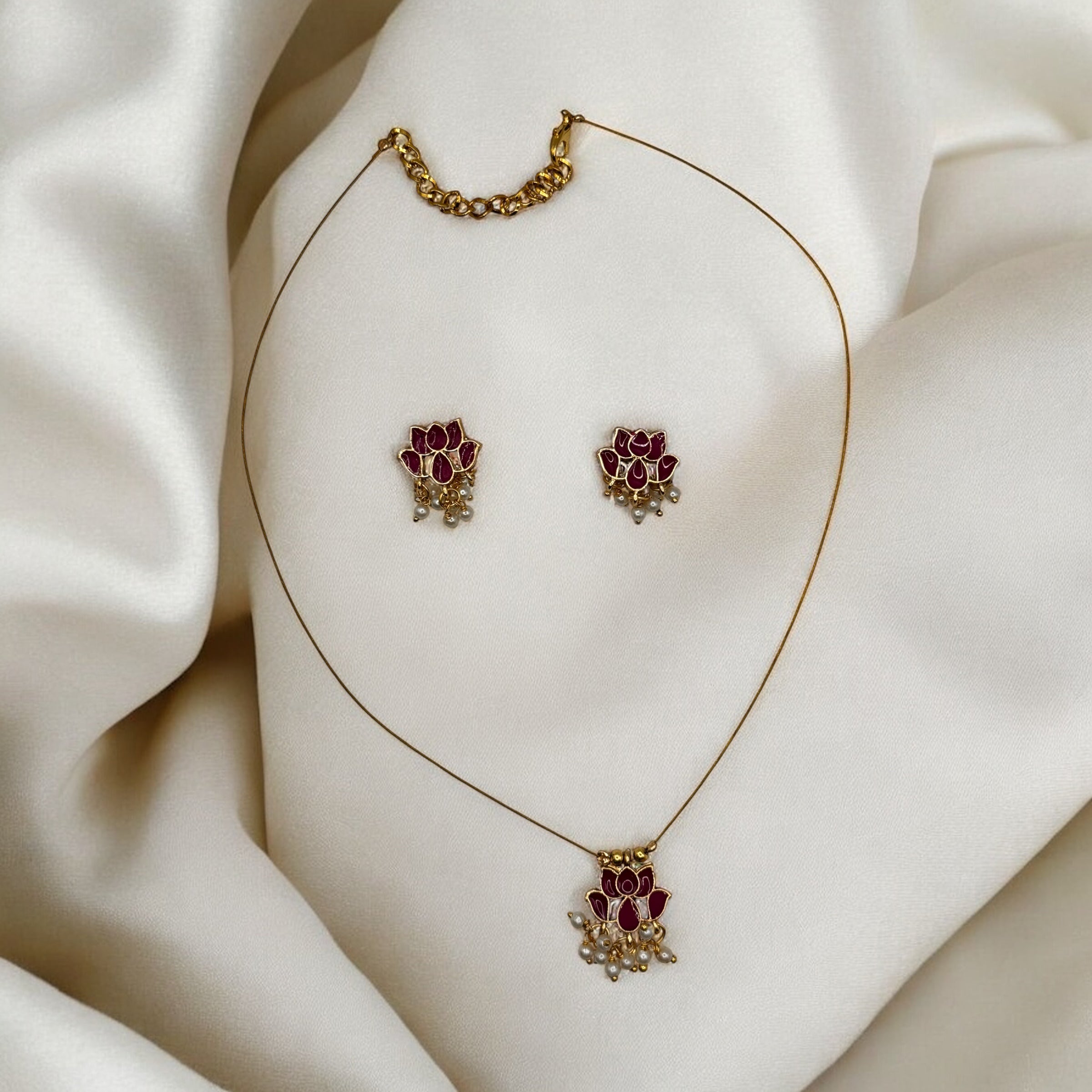 Lotus Invisible Necklace