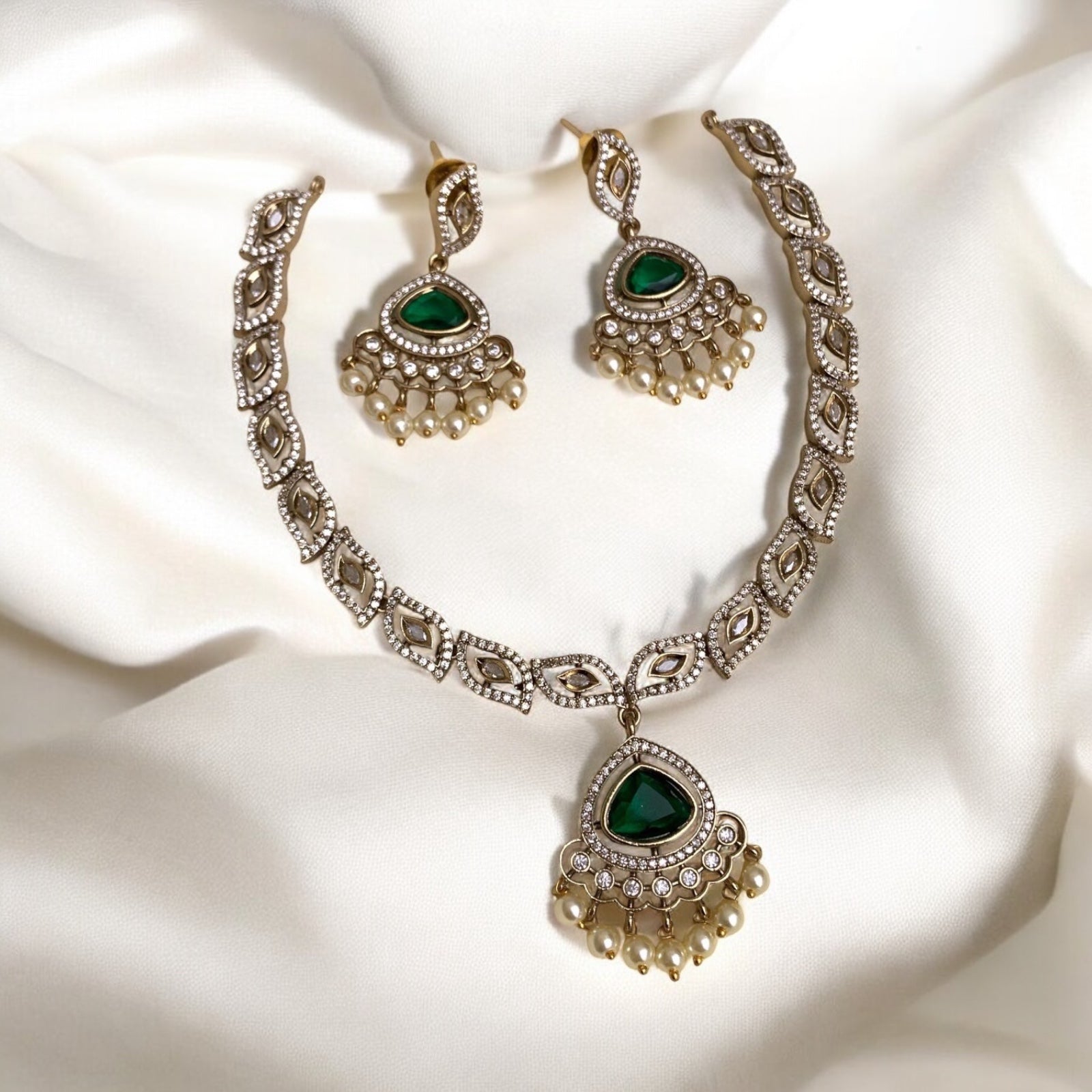 Stone Pearl Necklace