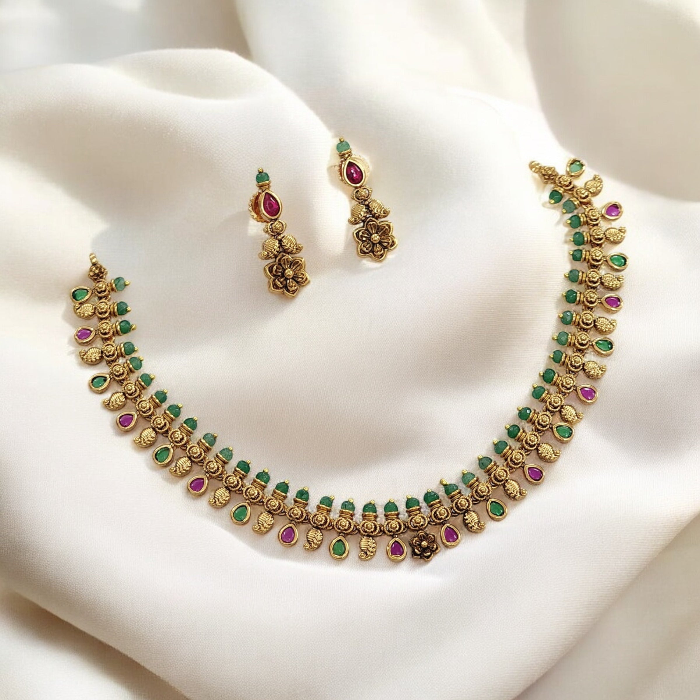 Tia Necklace