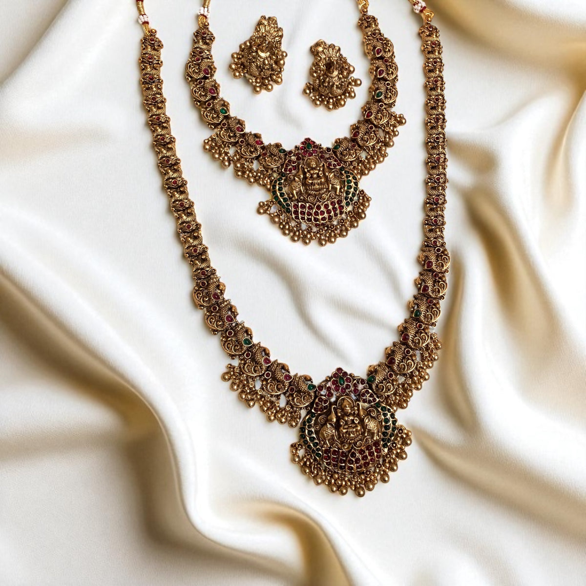 Vandana Villas Necklace