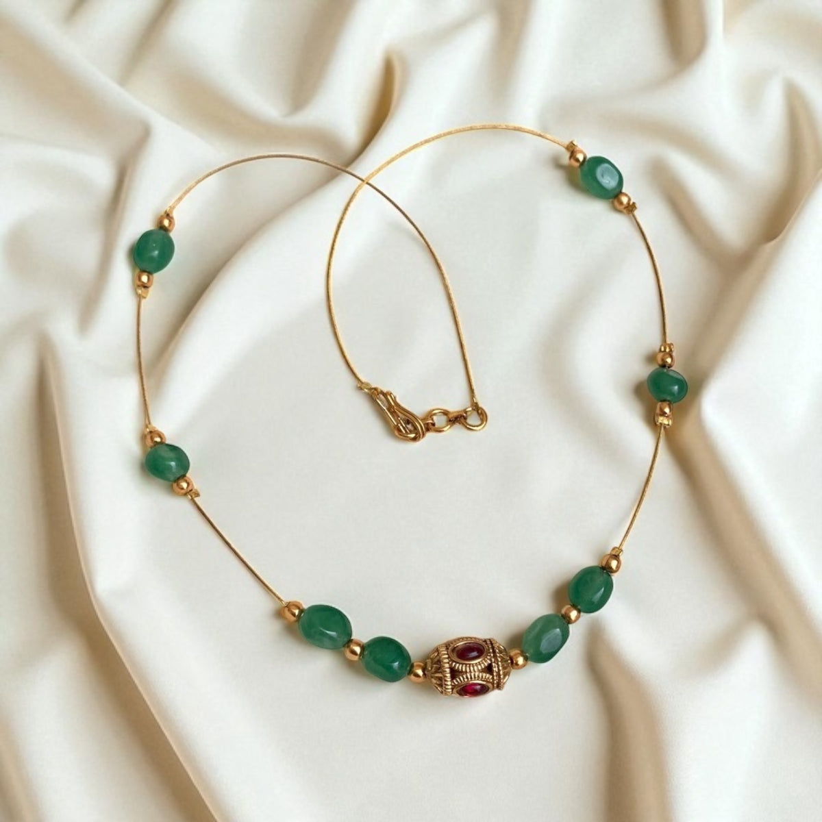 Aarohi Invisible Necklace
