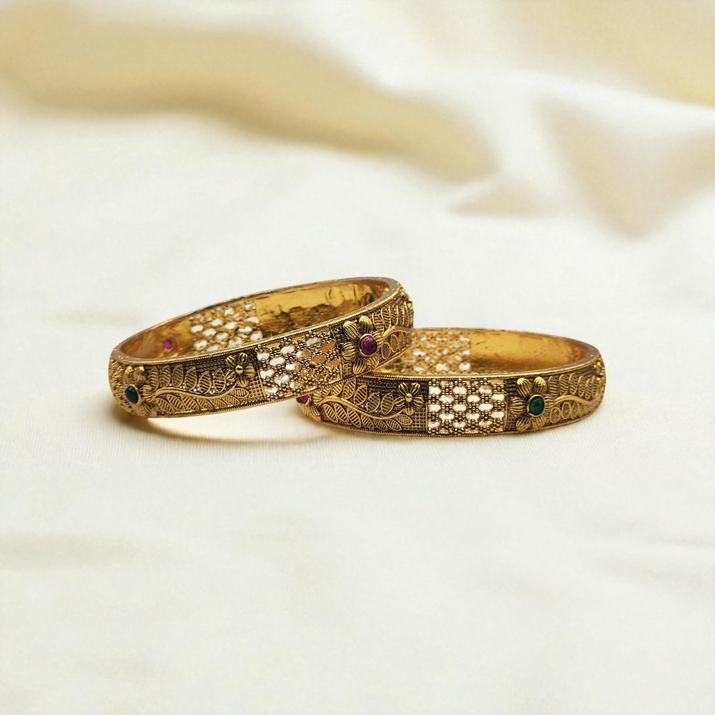 Sunheri Bangles