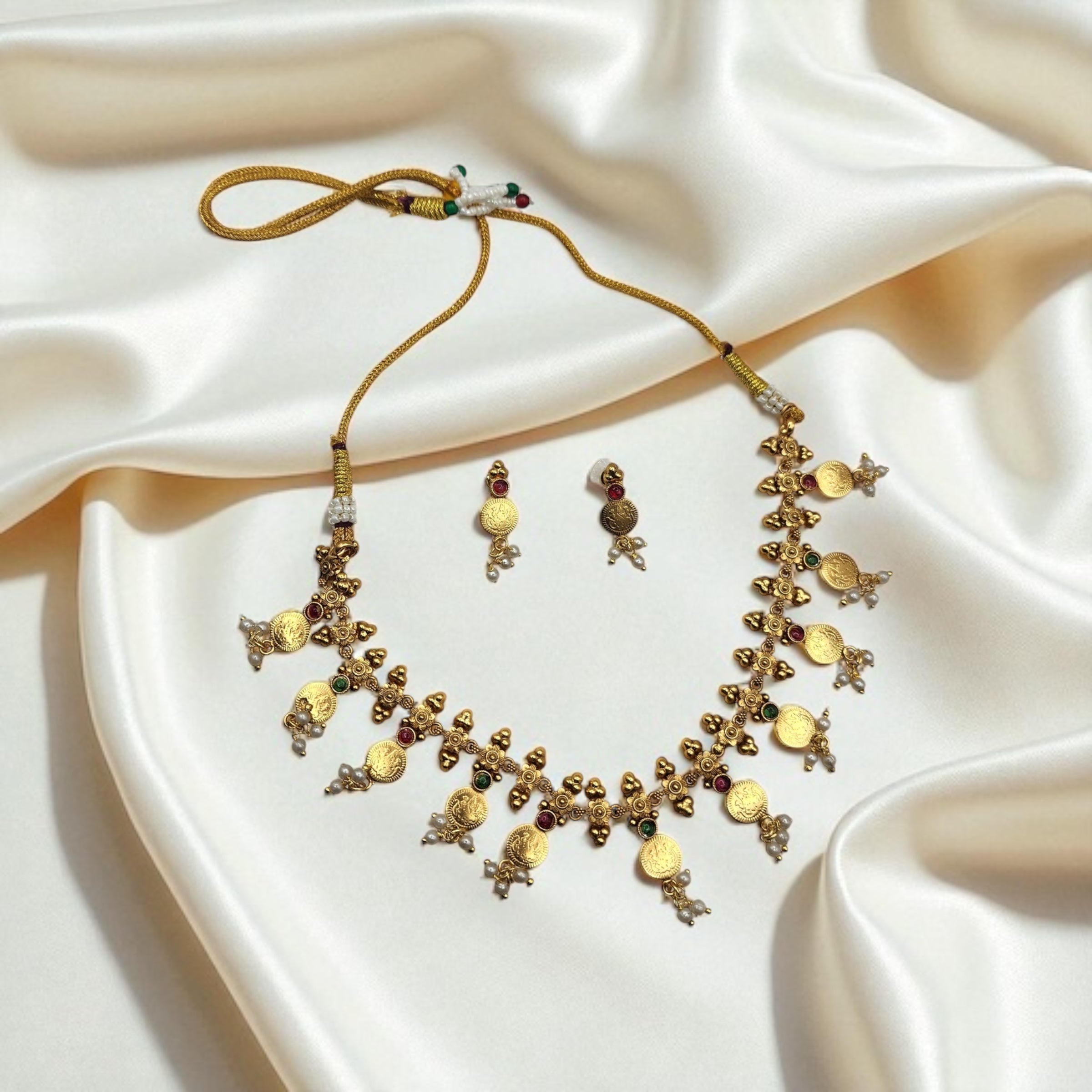 Maanvika Necklace