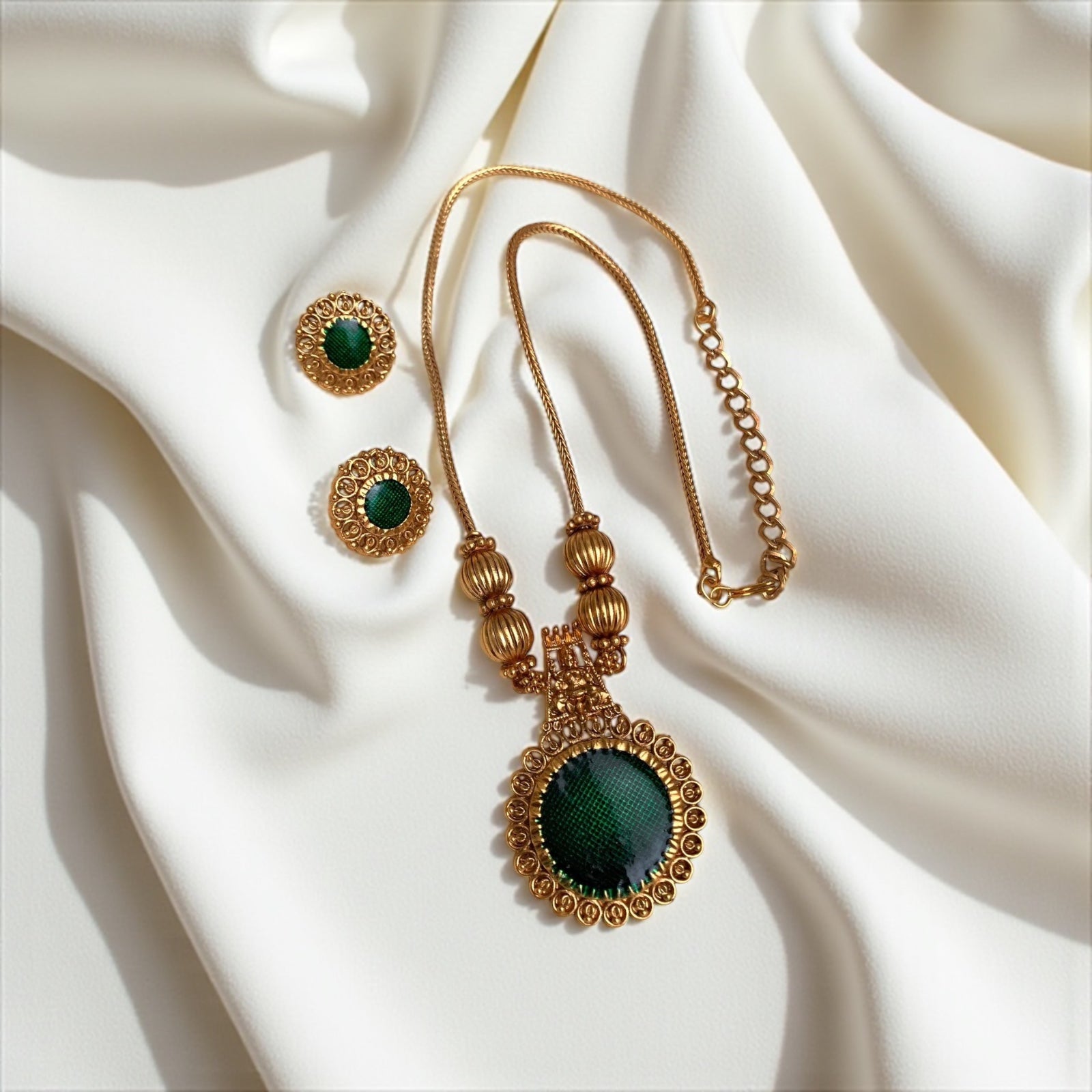 Green Rdiance Necklace
