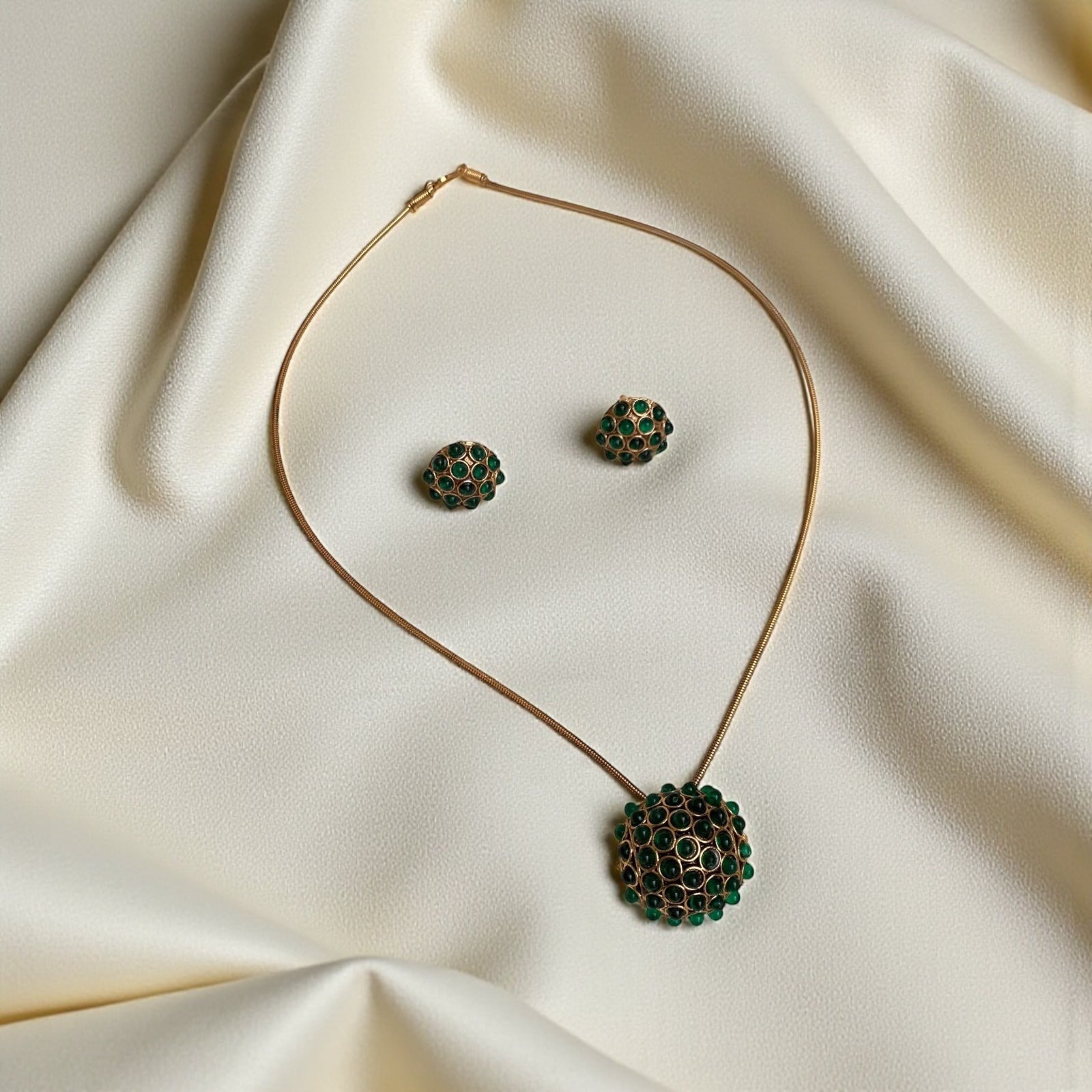 Riva Pendant Necklace