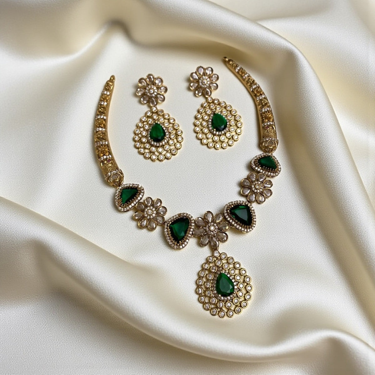 Ziva Hasli Necklace Set