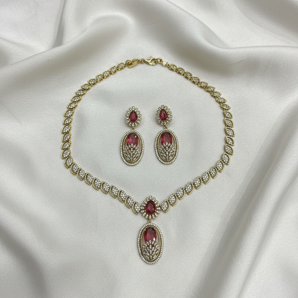 Aurika Sparkling Necklace